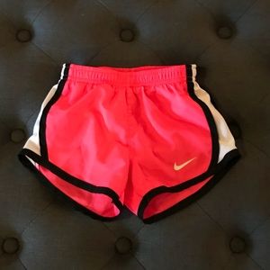 Nike shorts - 2T